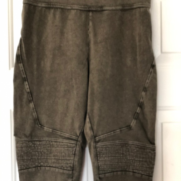 Leggings - Picture 1 of 3